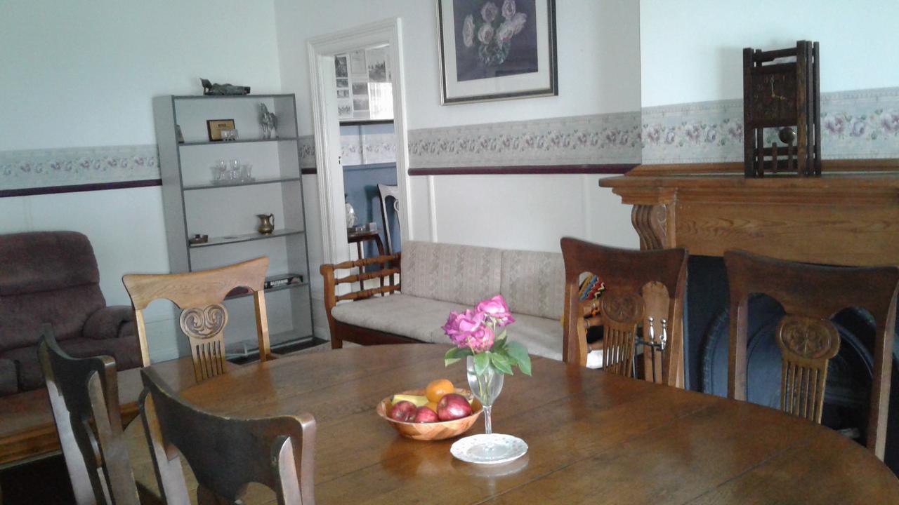 ゴールバーン Wombermere Bed & Breakfast エクステリア 写真